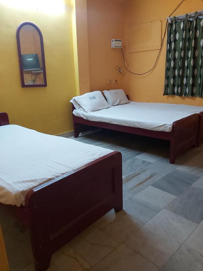 Raamlaxmi Guest House Chennai Ngoại thất bức ảnh