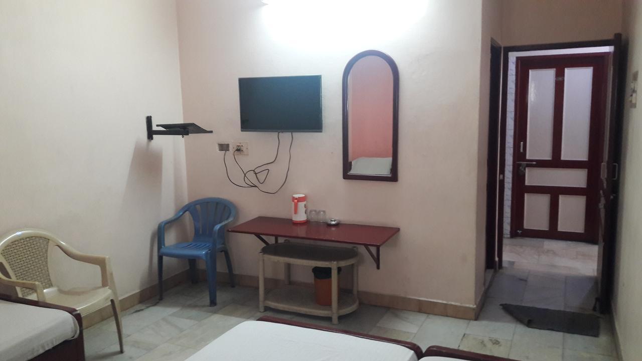Raamlaxmi Guest House Chennai Ngoại thất bức ảnh